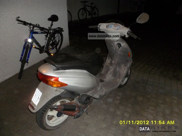 2001 Piaggio  diesis Motorcycle Scooter photo