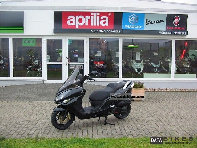 2012 Daelim  S3 Fi. 125cc by the authorized dealer Motorcycle Scooter photo
