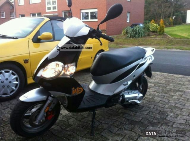 2008 Generic  50cc Motorcycle Scooter photo