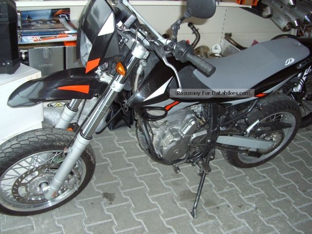 2005 Beta  SM 350 Supermoto Motorcycle Super Moto photo