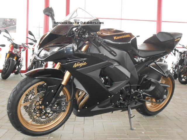 2010 Kawasaki Ninja ZX10R 1 Hand / MINT!