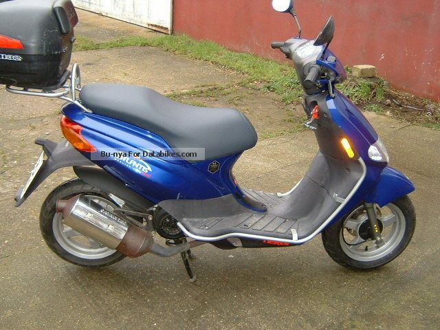 2004 Derbi Atlantis 100 2004 Derbi Atlantis 100