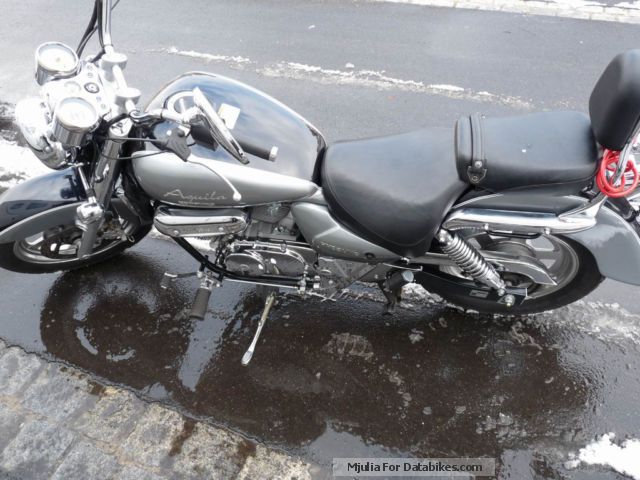 2009 Hyosung  GV Motorcycle Chopper/Cruiser photo