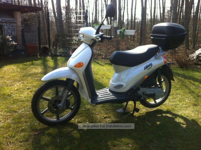 2005 Piaggio  Liberty Motorcycle Scooter photo