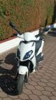2011 Aprilia  Sportcity Motorcycle Scooter photo 2