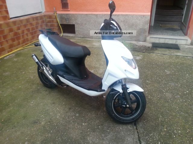 2006 CPI  Olive Form R Motorcycle Scooter photo