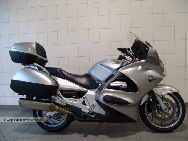 2004 Honda  TOP ST 1300 Pan European - 4.9% Financing Motorcycle Tourer photo