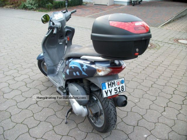 2004 Honda  Dylan Motorcycle Scooter photo
