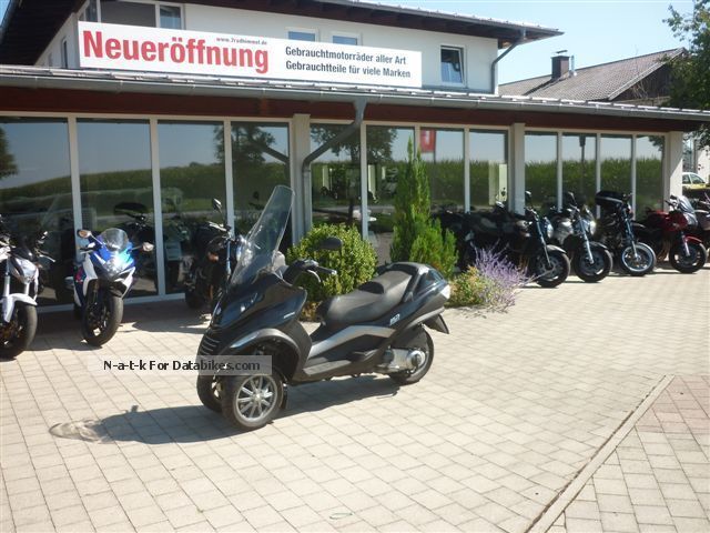 2006 Piaggio  MP3 250 Motorcycle Scooter photo
