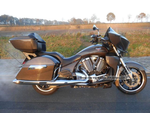 2013 VICTORY  Cross Country Tour 2013! Winter price! Motorcycle Tourer photo