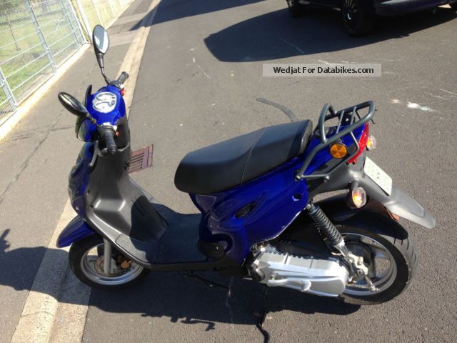 2005 Generic  Scooters Motorcycle Scooter photo