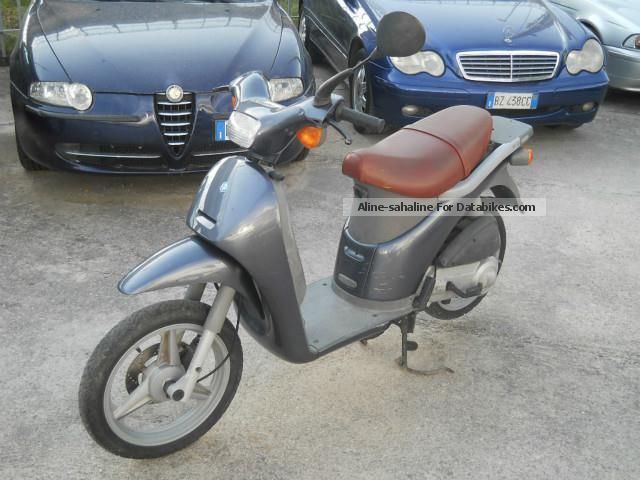 1995 Piaggio  Free 50 Motorcycle Scooter photo