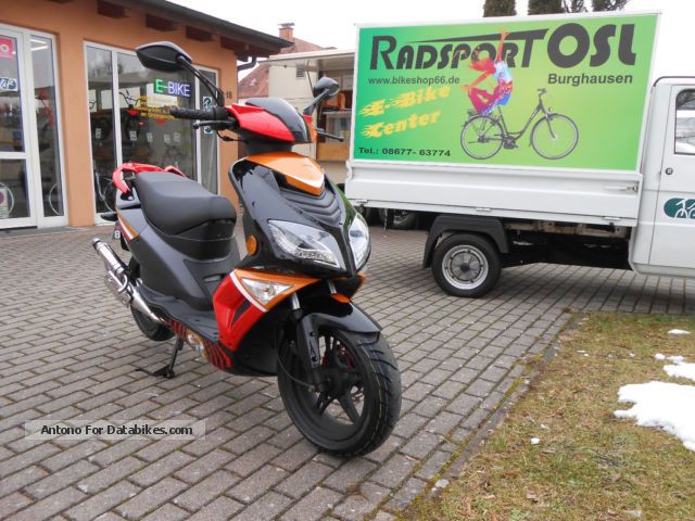 Set 2 Specchietti Retrovisori Area1 Per Scooter – Effetto Carbonio, Con Adattatori M8/M10