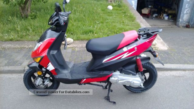 2014 Motowell  Magnetic 2T, Virtually Mint, 50km run Motorcycle Scooter photo