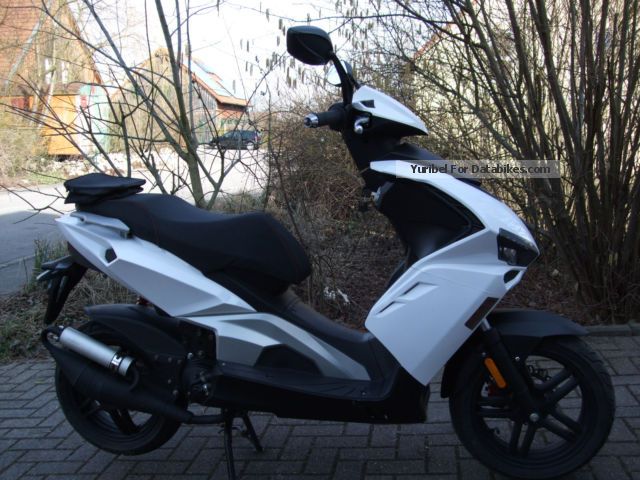 2014 Beeline  Pista scooter moped 25 km / h white black Motorcycle Motor-assisted Bicycle/Small Moped photo