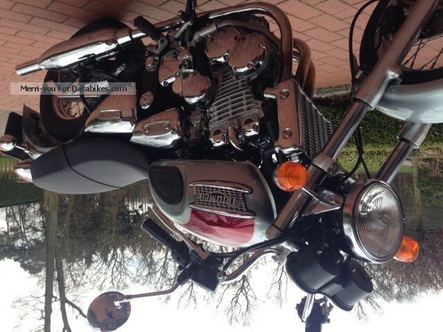 2000 Triumph  Thunderbird 900 Motorcycle Motorcycle photo